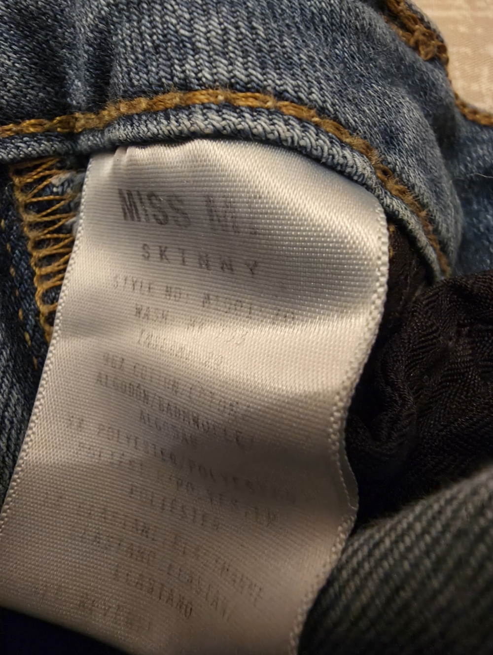 Miss Me Skinny Jeans in Medium Blue